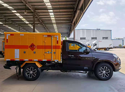 和林格尔爆破器材运输车